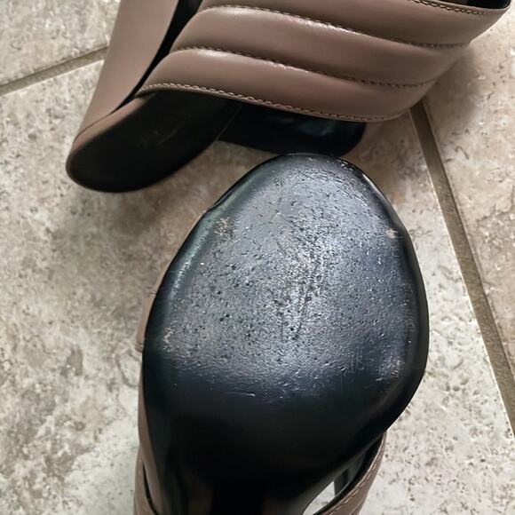 Gucci Leather 'Webby' Crossover Mules - Picture 7 of 15